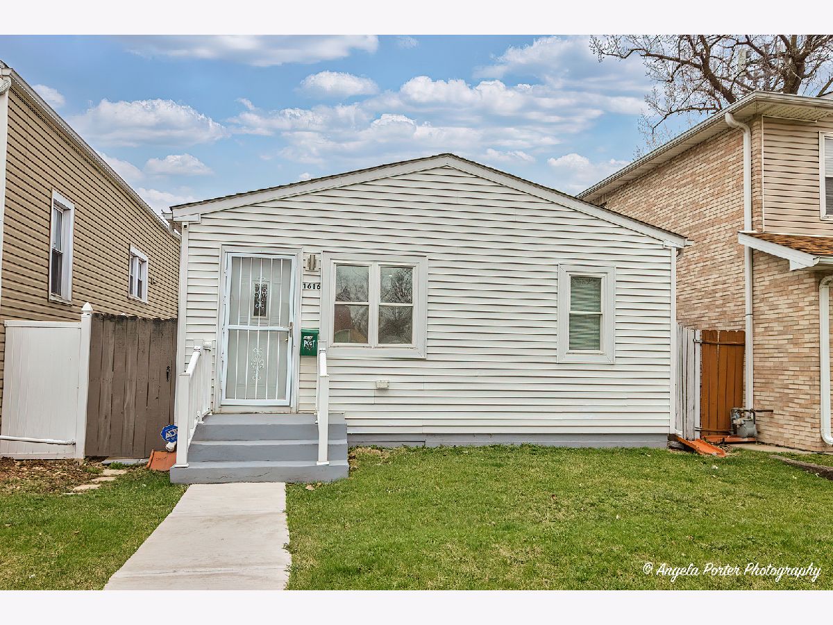  For Sale Stone Park Illinois, 1616 40th Avenue