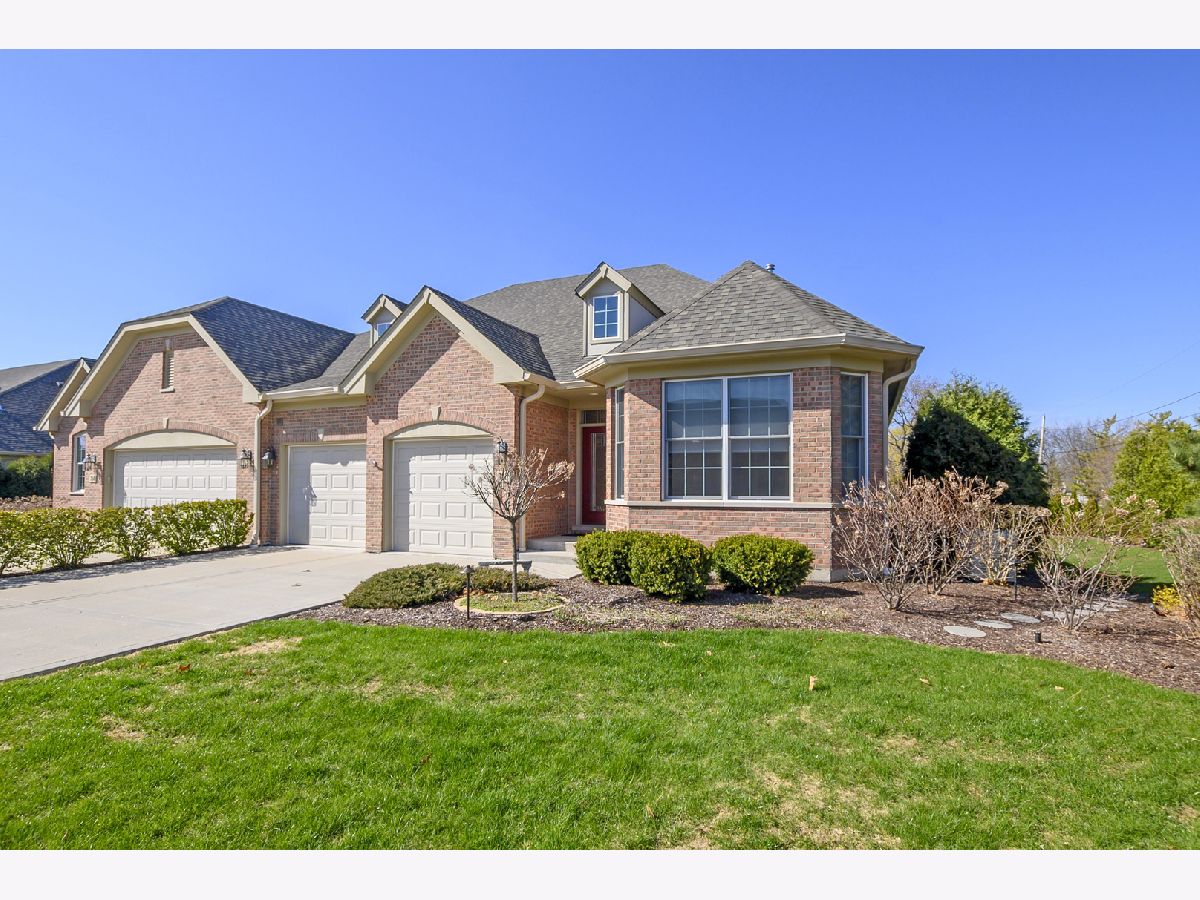 Townhomes Sold Woodglen Lemont Illinois, 700 Woodglen