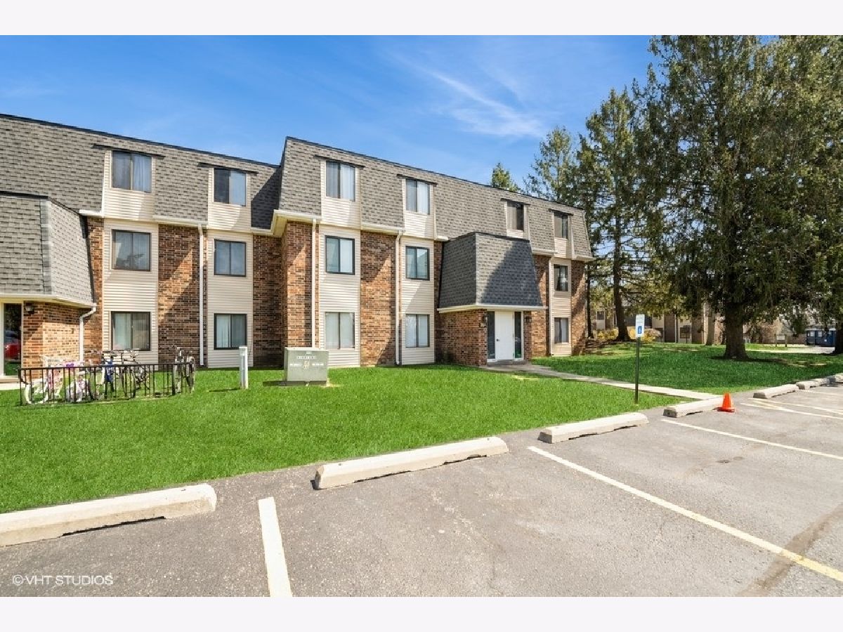 Condominiums Rented Court Of Shorewood Vernon Hills Illinois, 260 Court Of Shorewood