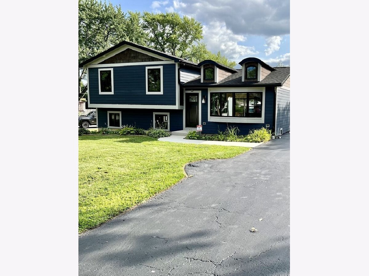  Rented Lindenhurst Illinois, 2125 Burr Oak