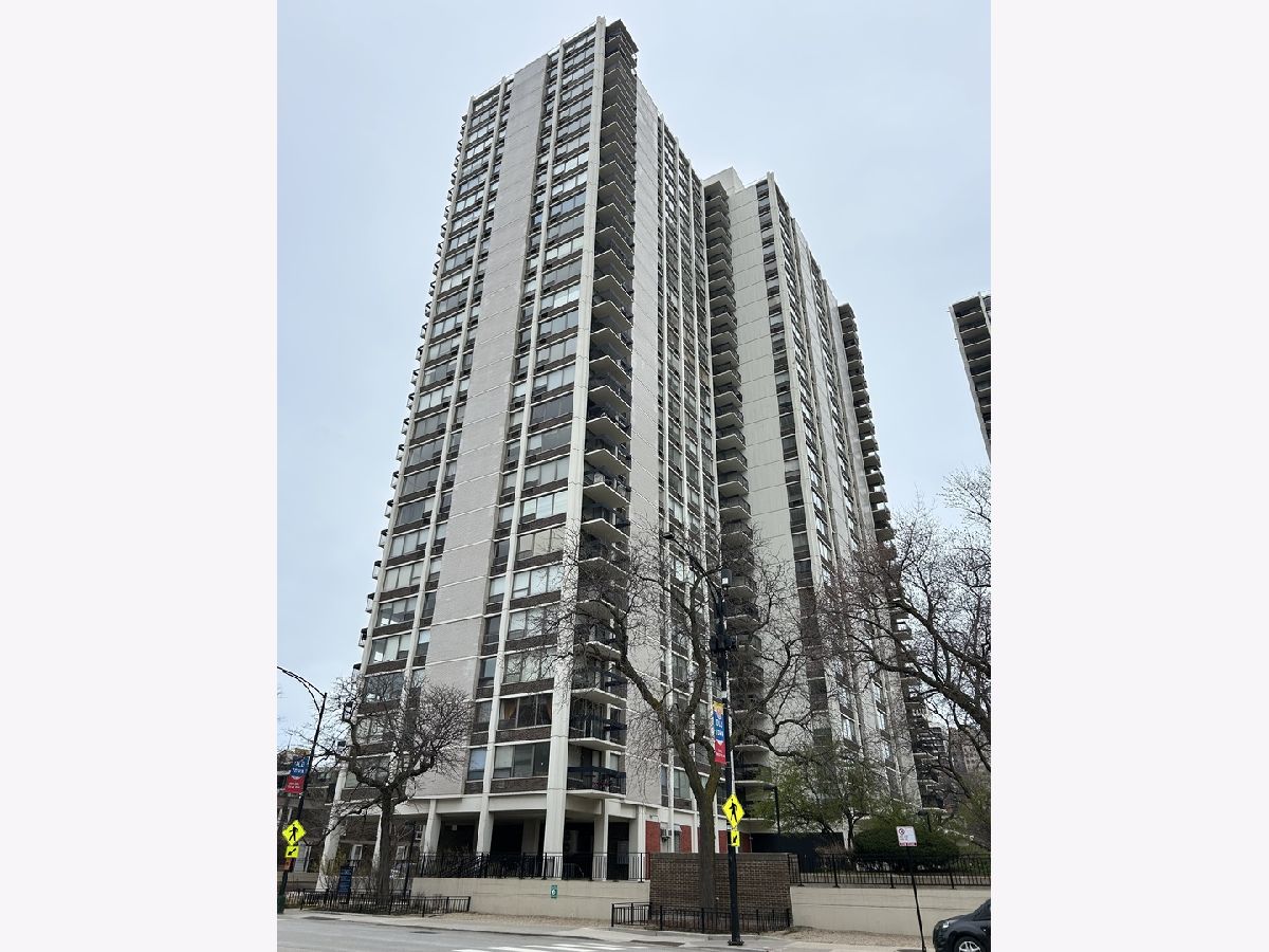 Condominiums Sold Alcott House Chicago Illinois, 1460 Sandburg
