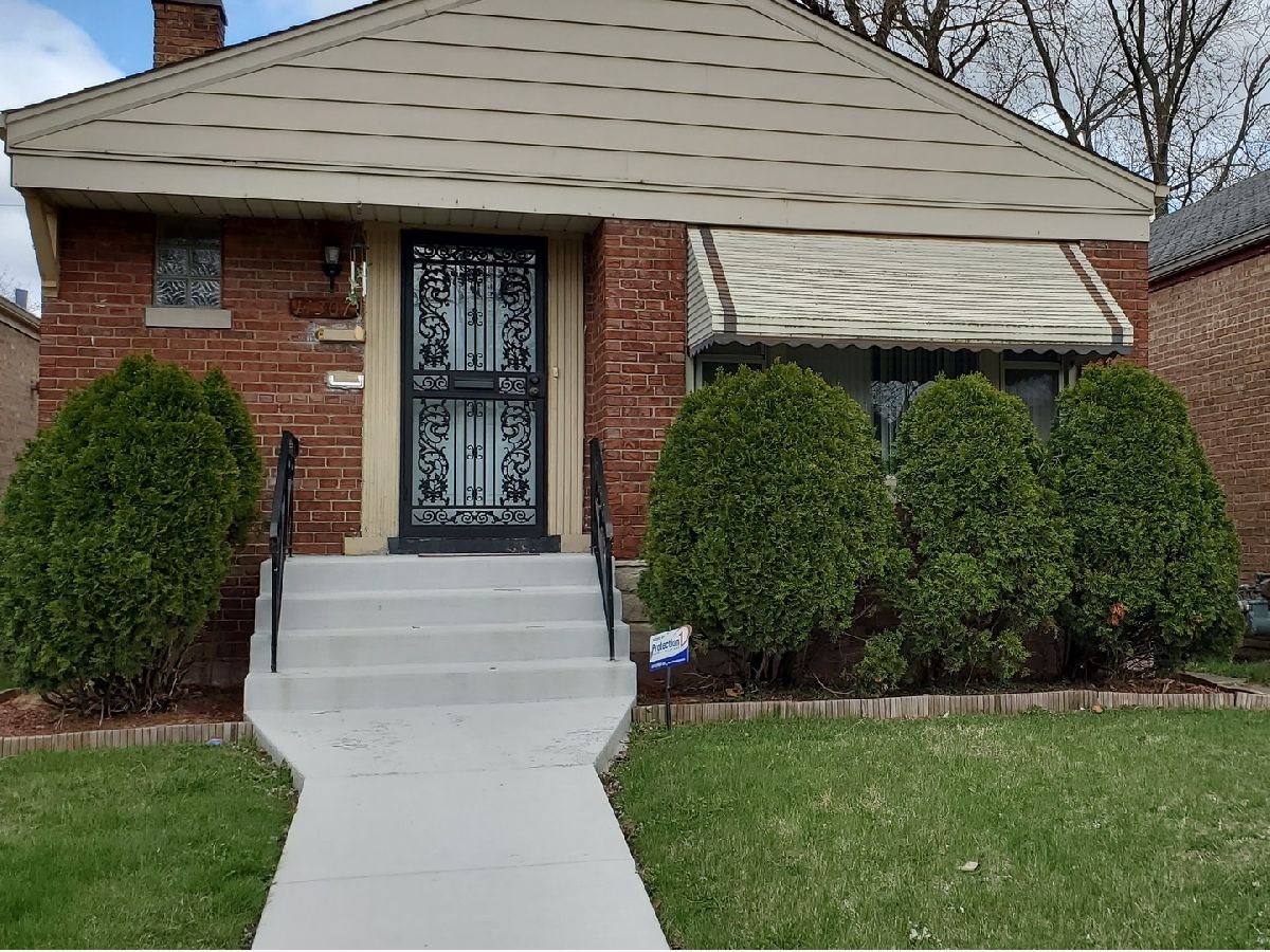 Homes & Condos & Townhomes For Sale Ivanhoe Riverdale Illinois, 14307 Wallace Avenue