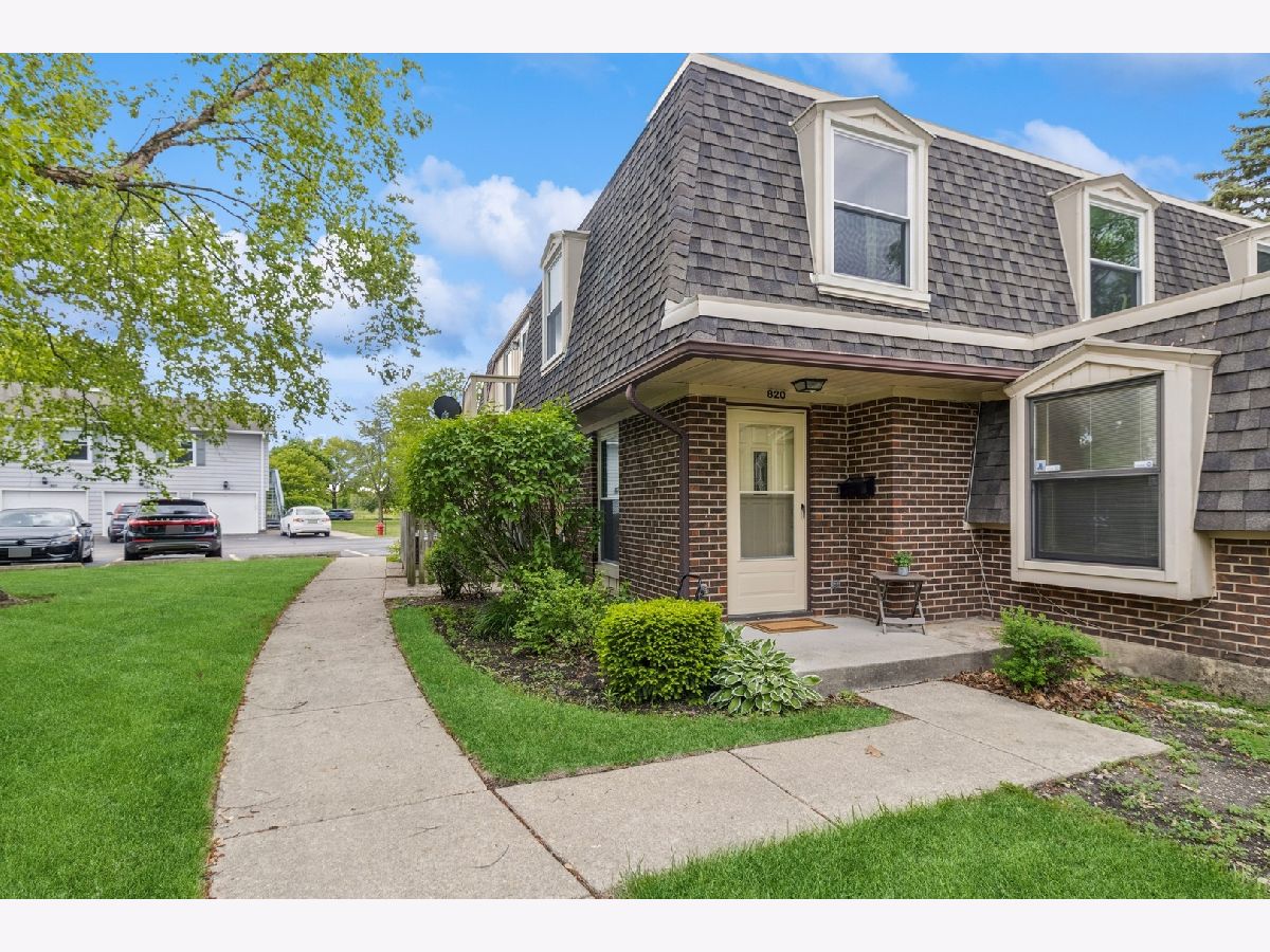 Townhomes & Condos & Homes Sold Elk Grove Estates Elk Grove Village Illinois, 820 Pahl