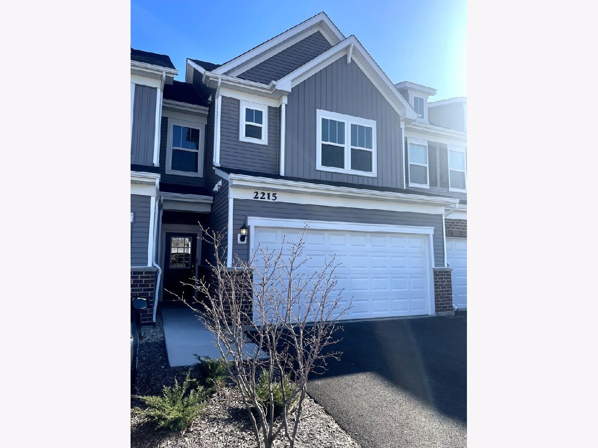  Rented Bolingbrook Illinois, 2215 Ryegrass