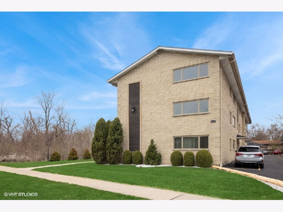 Condos & Townhomes Sold Green Forest Riverside Illinois, 7330 Ogden
