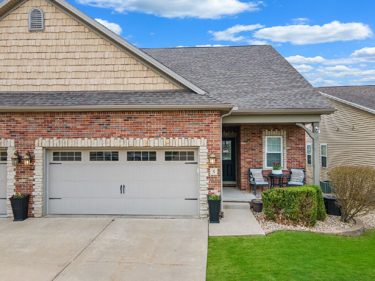 Condos & Townhomes & Homes Sold Villas At Eagle View South Bloomington Illinois, 5 Yukon
