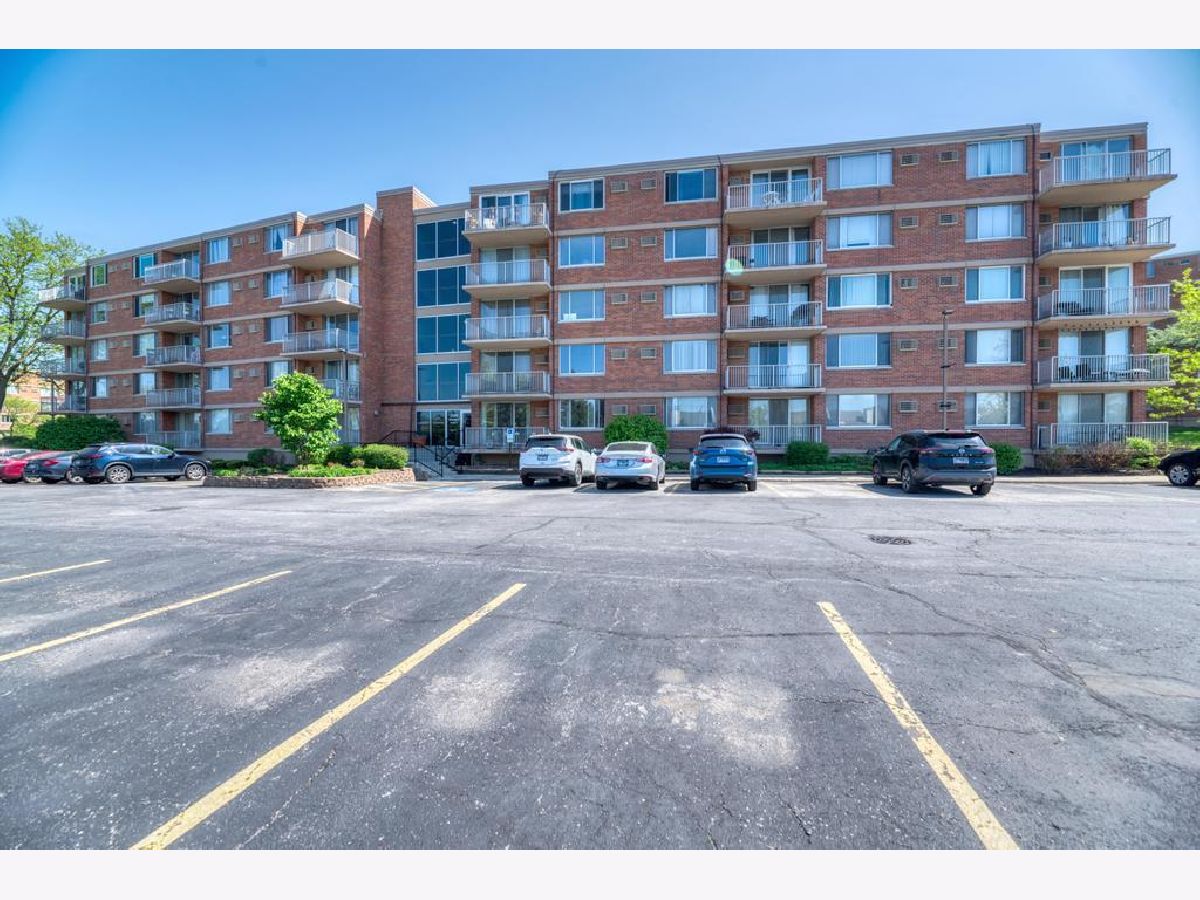 Condominiums Rented Yorktown Green Lombard Illinois, 2200 Stewart