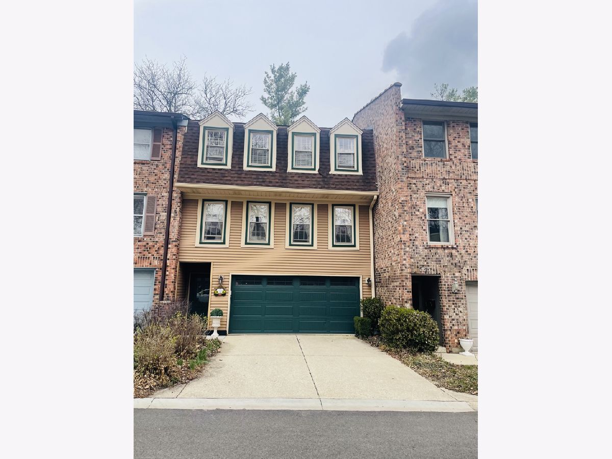 Townhomes Sold Stone Manor Batavia Illinois, 255 Stone Manor