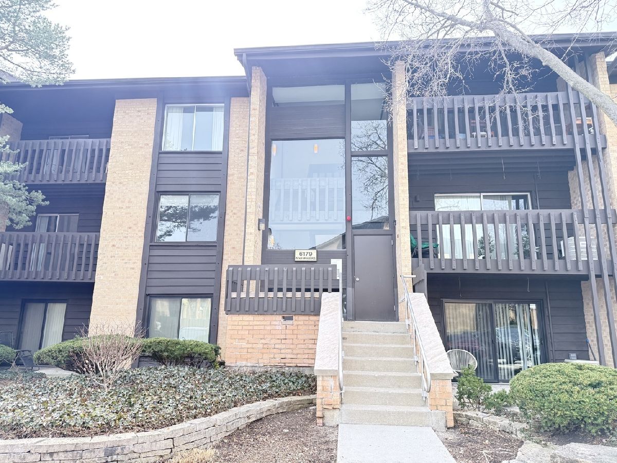 Condominiums Sold The Knolls Willowbrook Illinois, 6179 Knoll Wood