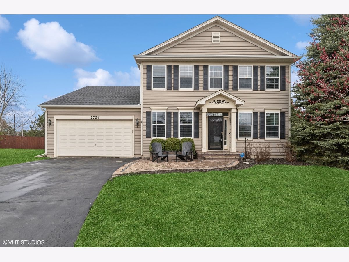 Homes & Townhomes Sold Liberty Lakes Wauconda Illinois, 2704 Salt Creek