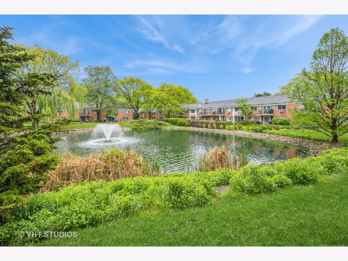 Condominiums & Homes Rented Brittany Place Arlington Heights Illinois, 714 Algonquin