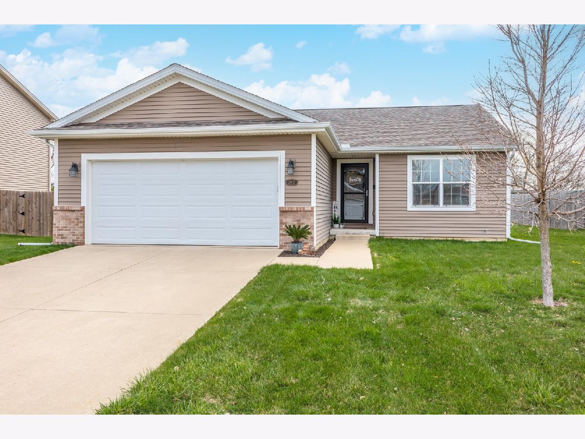 Homes & Condos & Townhomes Sold Cedar Ridge Bloomington Illinois, 2912 Conlor