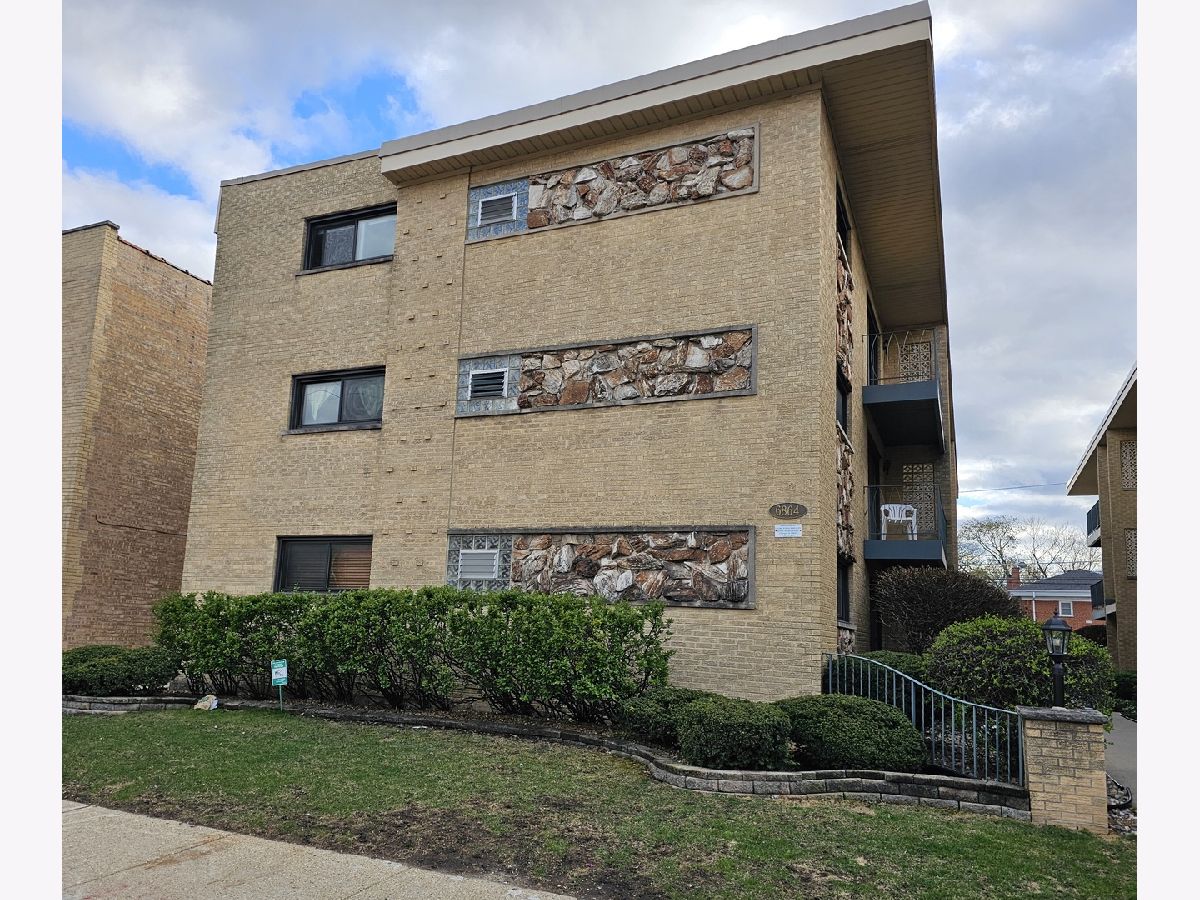Condominiums Sold Friendly Village Chicago Illinois, 6864 Northwest