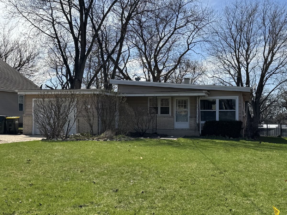  Rented Hampshire Illinois, 740 Elm