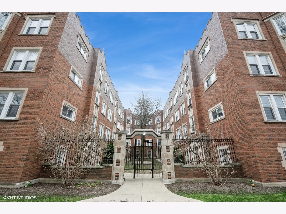 Condominiums Rented Lawndale Commons Condos Chicago Illinois, 4423 Lawndale