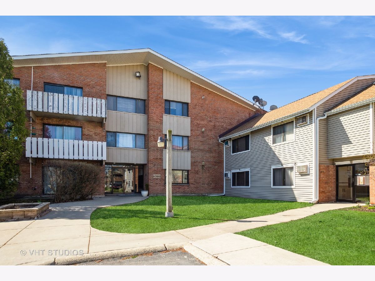 Condos & Townhomes Sold Runaway Bay Palatine Illinois, 4000 Bayside