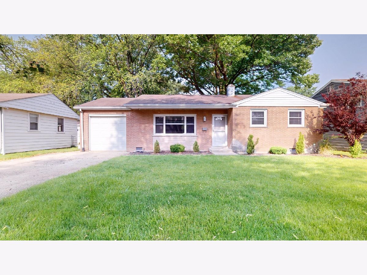  Rented Downers Grove Illinois, 6408 Powell