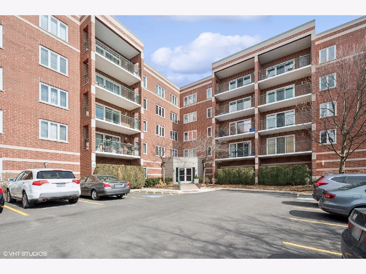 Condominiums & Homes Sold Rivers Edge Chicago Illinois, 5225 Riversedge