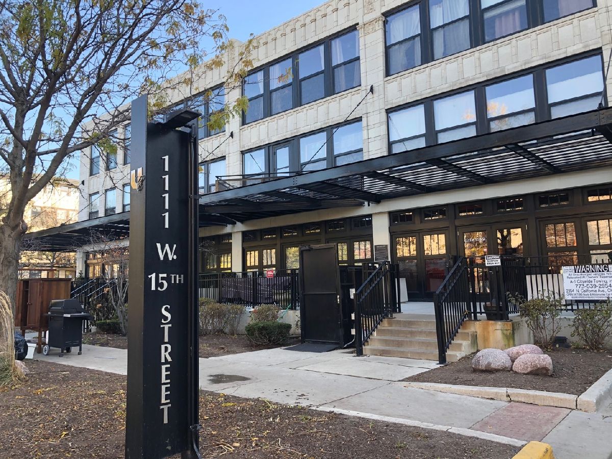 Condominiums Rented University Commons Chicago Illinois, 1111 15th