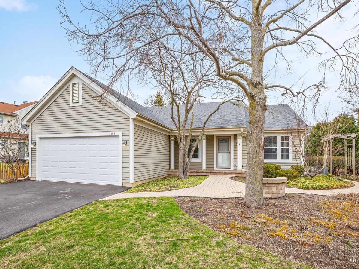 Homes Sold English Meadows Grayslake Illinois, 1353 Windsor