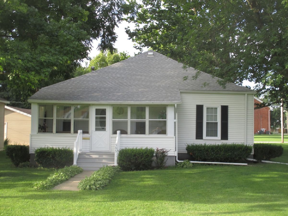  Sold Tuscola Illinois, 305 South Central