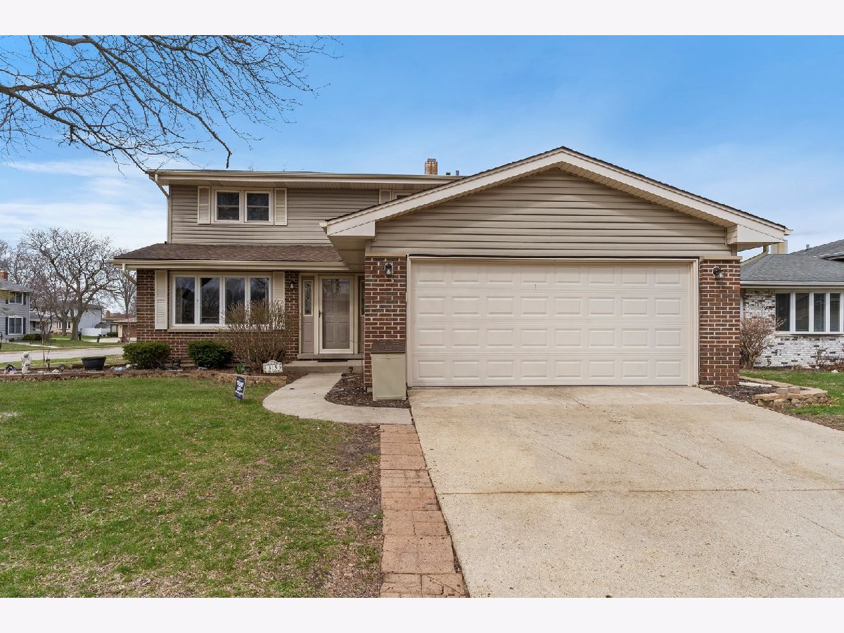 Homes & Condominiums Sold Western Trails Carol Stream Illinois, 315 Canyon