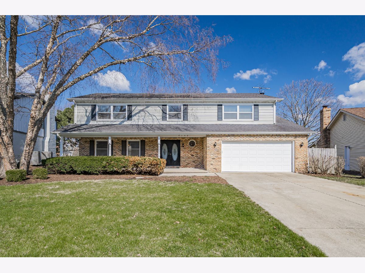 Homes & Condos & Townhomes Sold Green Trails Lisle Illinois, 6352 New Albany
