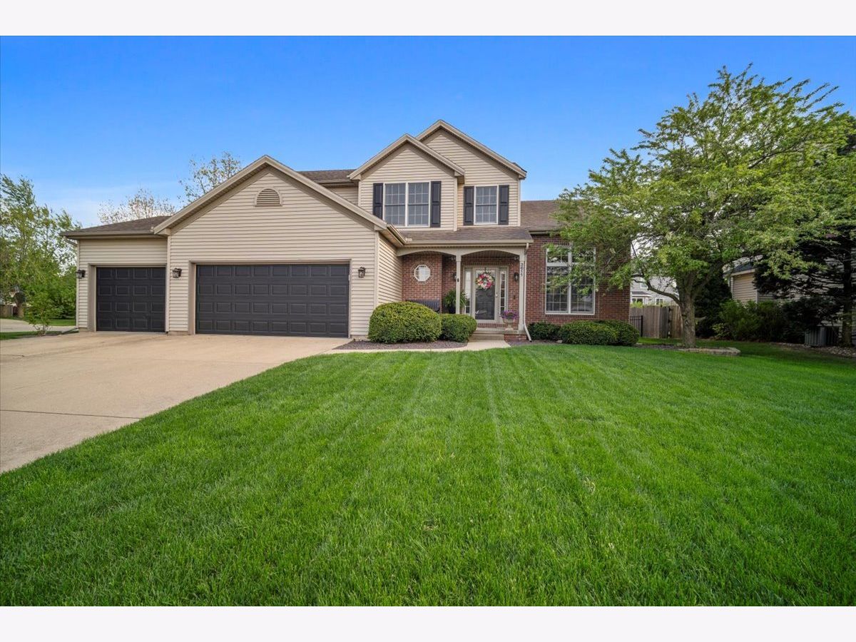 Homes & Condos & Townhomes Sold Eagle Crest East Bloomington Illinois, 3611 Matthew