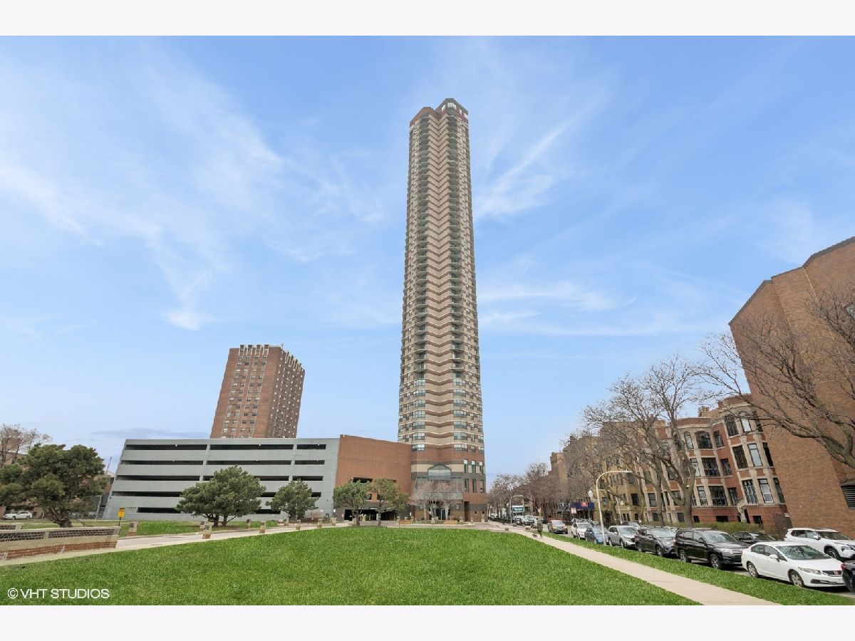 Condominiums Sold The New York Chicago Illinois, 3660 Lake Shore