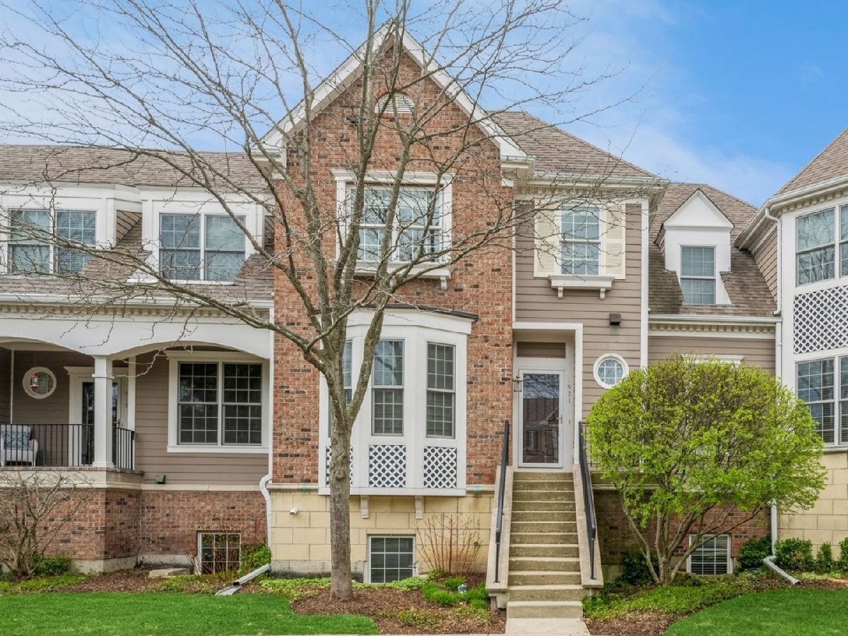 Townhomes & Homes Sold Liberty Grove Libertyville Illinois, 1921 Lynn