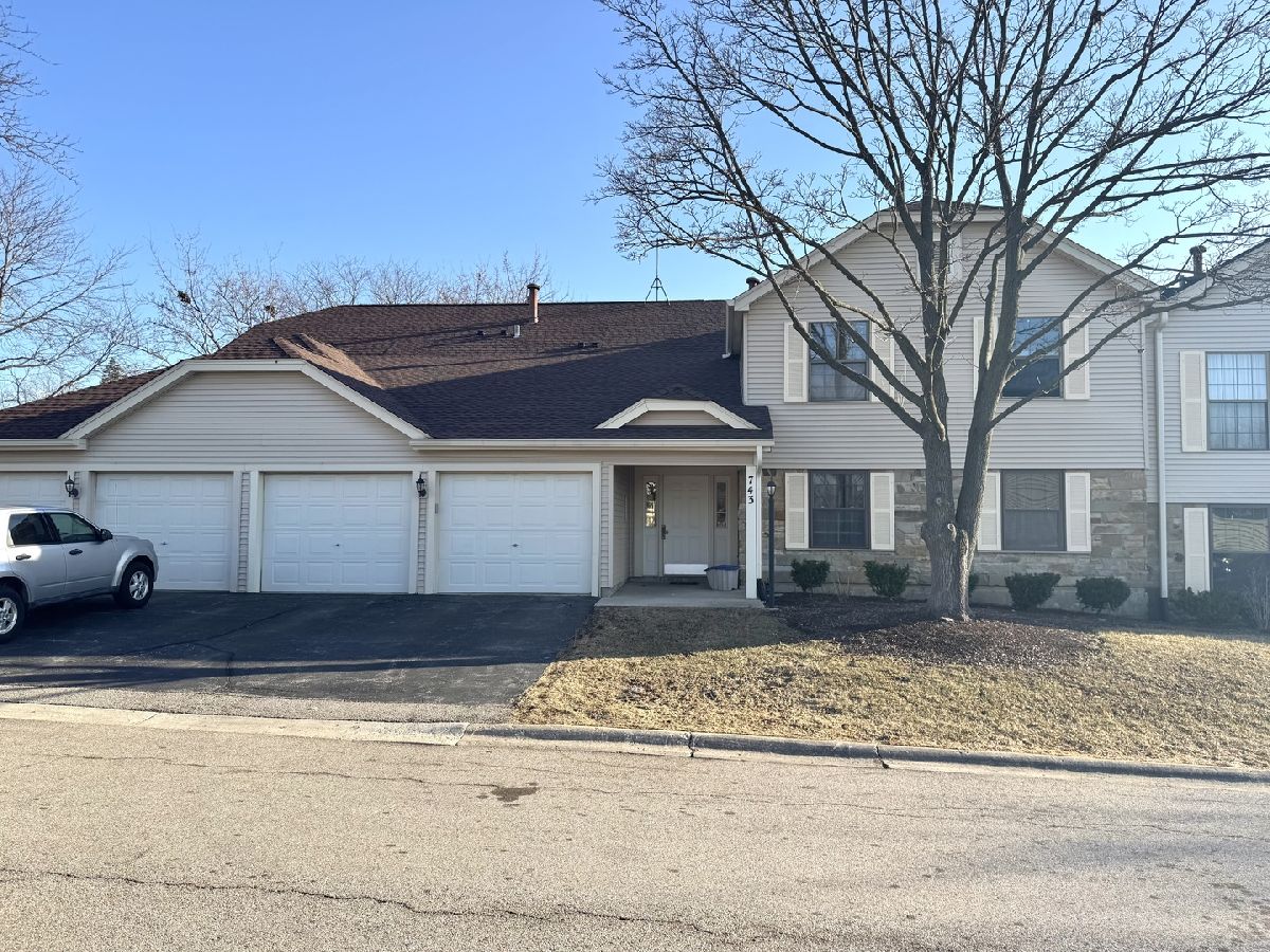 Condominiums Rented Hearthwood Farms Bartlett Illinois, 743 Sterling