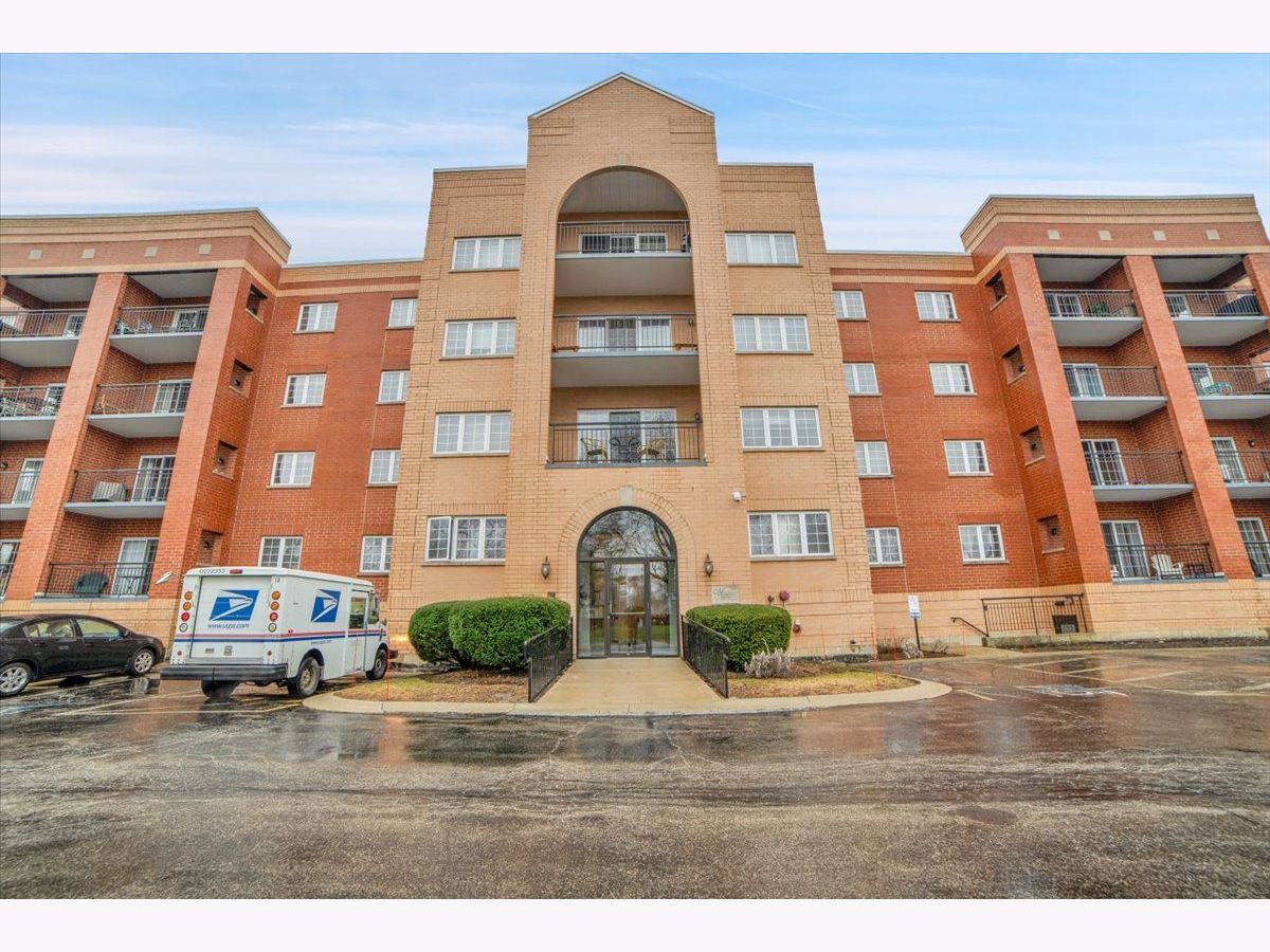 Condominiums Sold Miramonte Pointe Palatine Illinois, 59 Hale