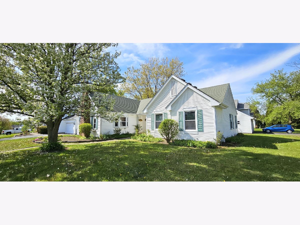 Homes Sold Southridge Gurnee Illinois, 6218 Old Farm