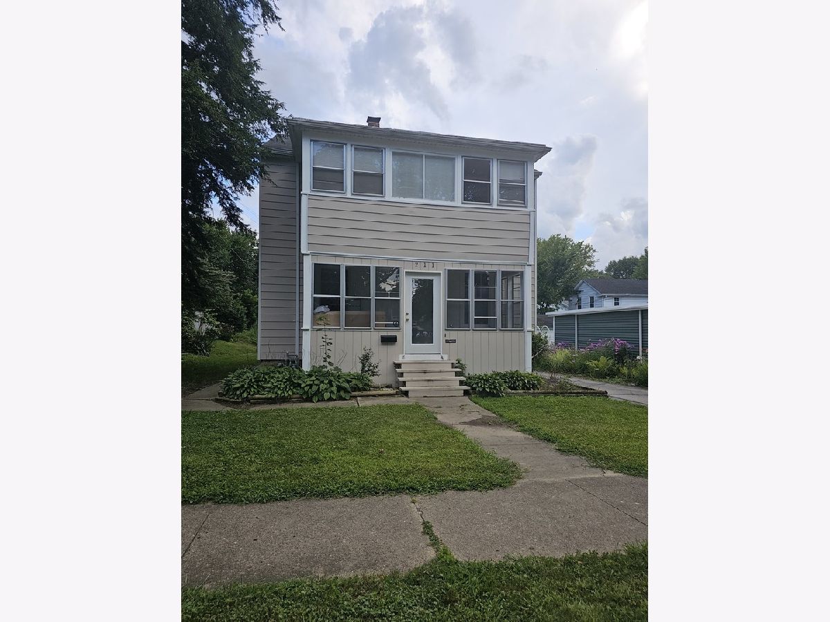  Rented West Dundee Illinois, 211 Edwards