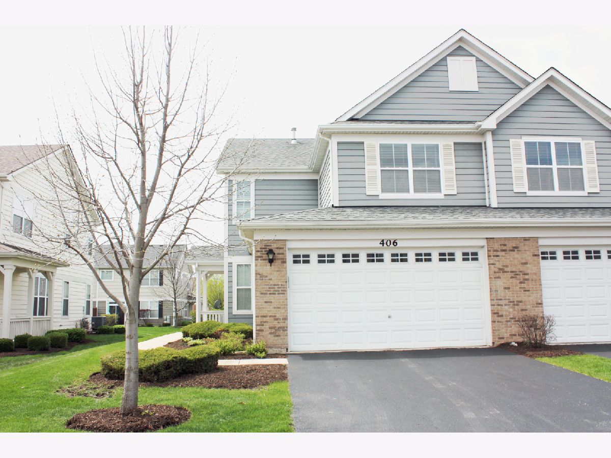  Rented Elgin Illinois, 406 Blackstone