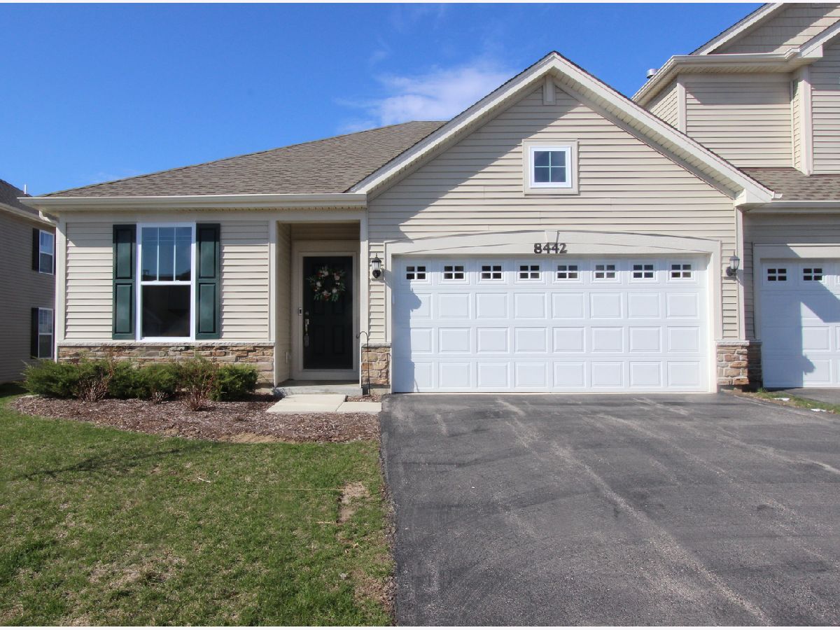 Townhomes & Homes Sold Meadows Of West Bay Wonder Lake Illinois, 8442 Redbud