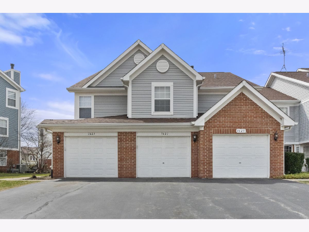 Townhomes & Condos Sold Turnberry Manor Roselle Illinois, 1621 Thornfield