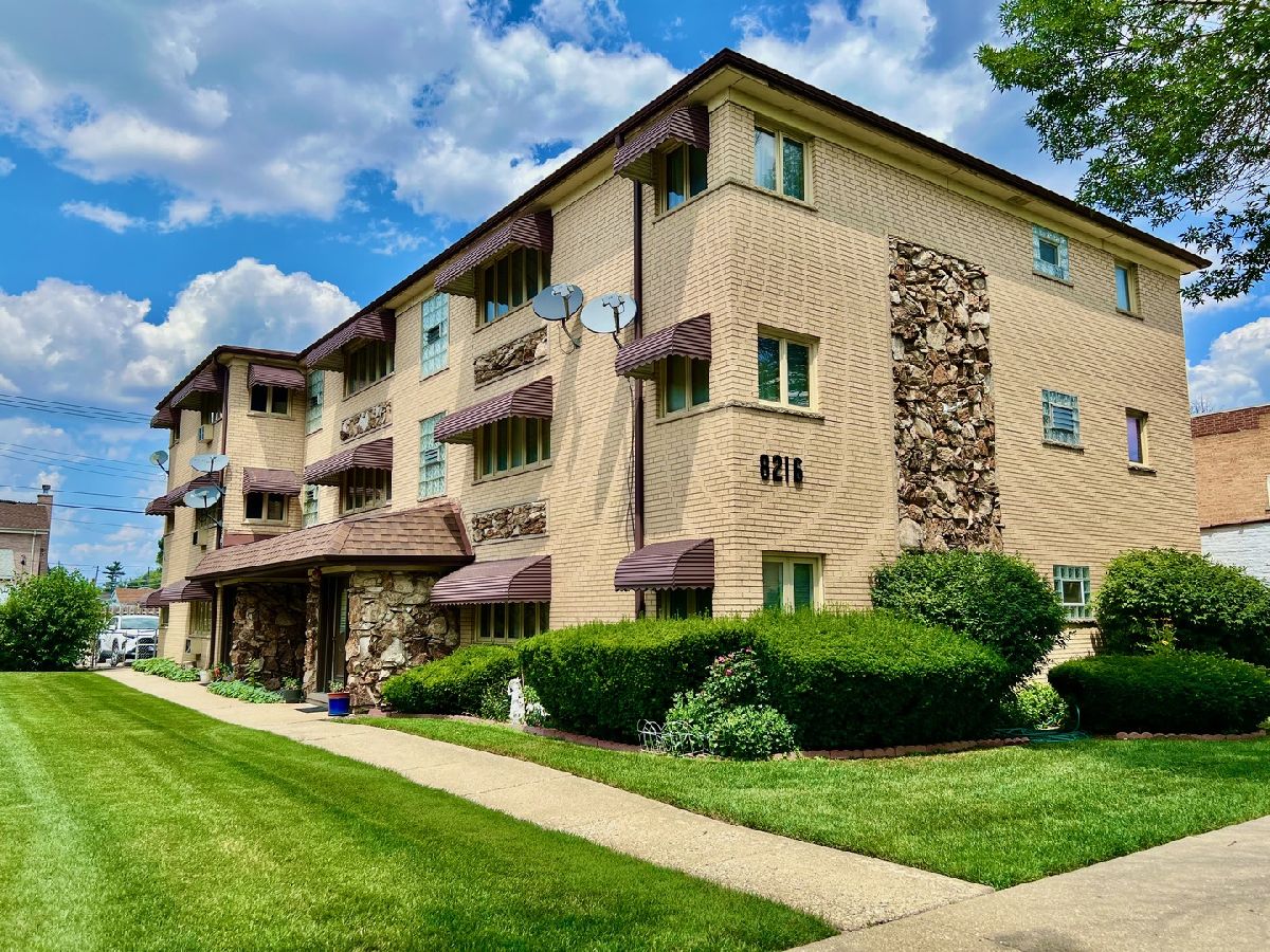 Sold Chicago Illinois, 8216 Belmont