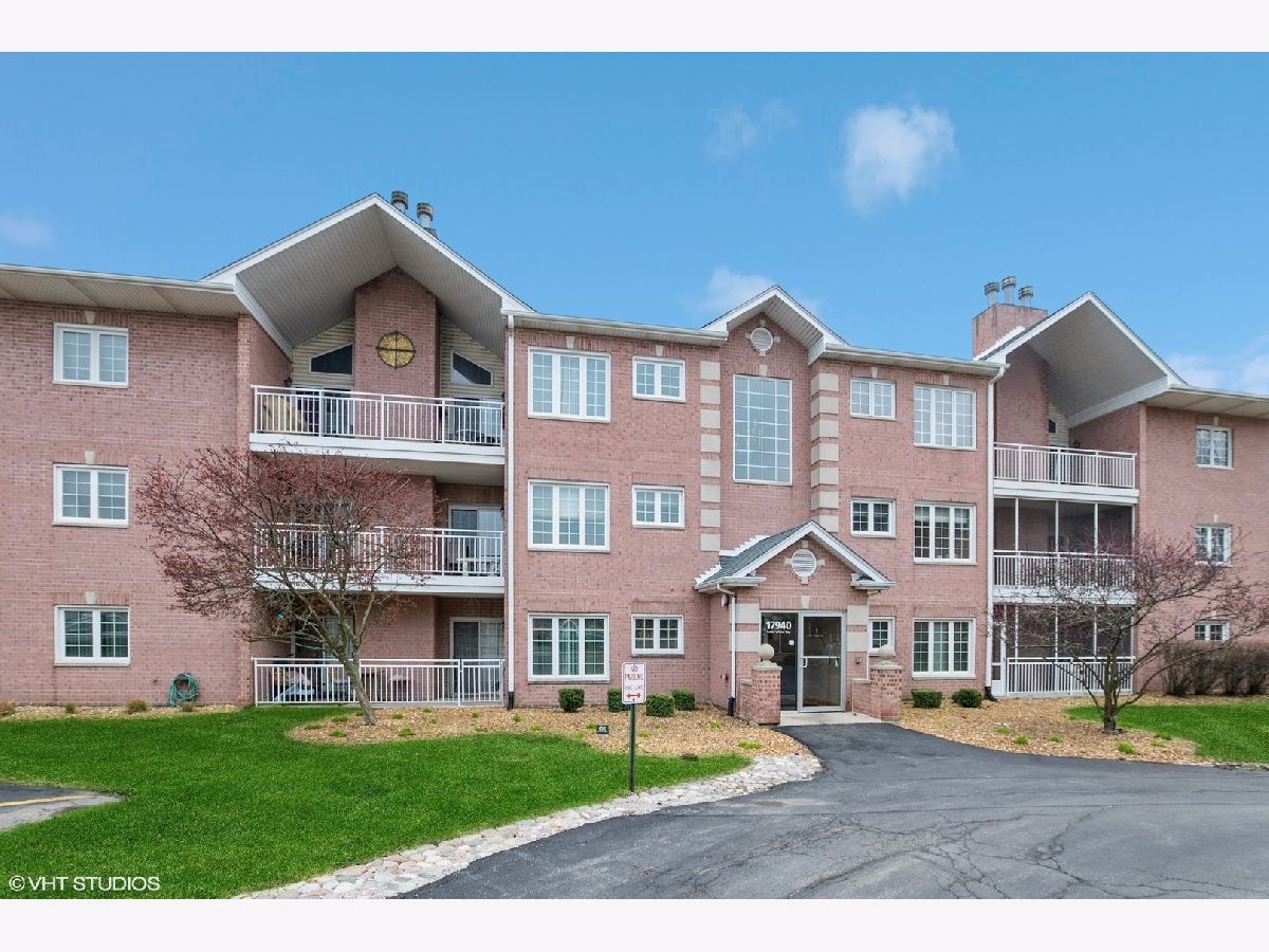 Townhomes & Condos & Homes Sold Preserves Of Marley Creek Orland Park Illinois, 17940 Settlers Pond