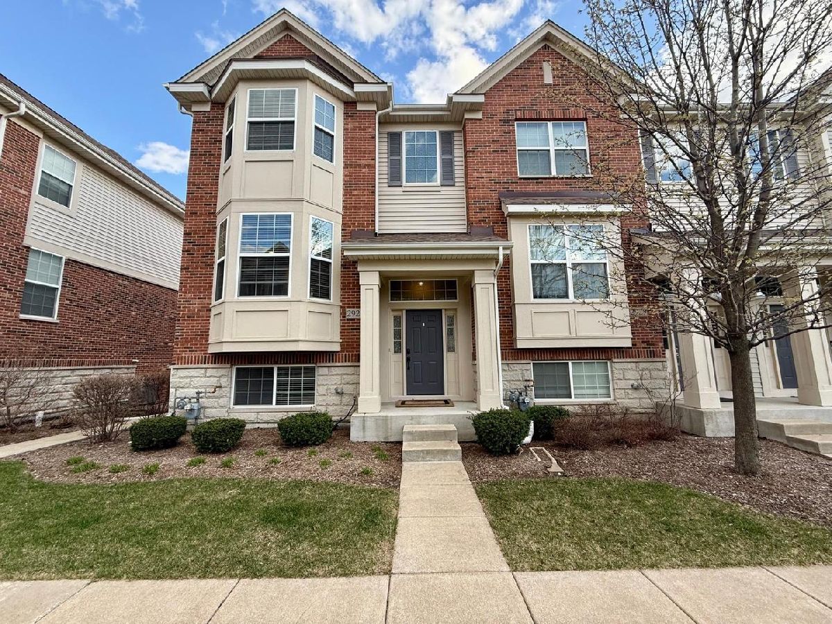 Townhomes Rented Mayfair Naperville Illinois, 2927 Henley