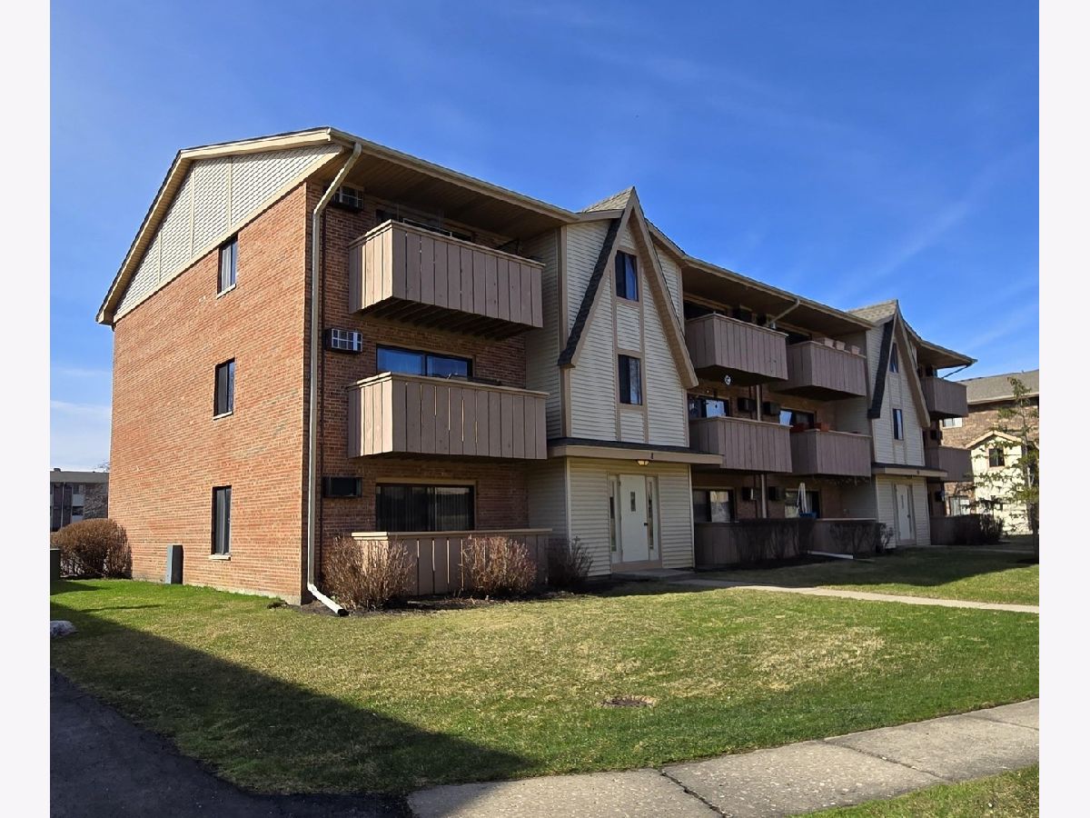 Condominiums Rented Century Park Vernon Hills Illinois, 8 Echo