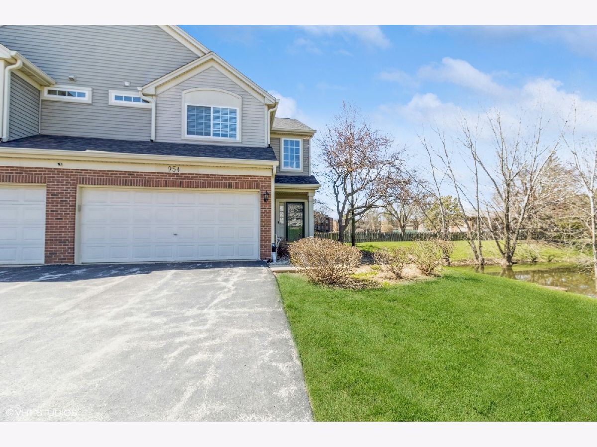 Townhomes & Condos Sold Maple Hollow Lombard Illinois, 954 Tanager