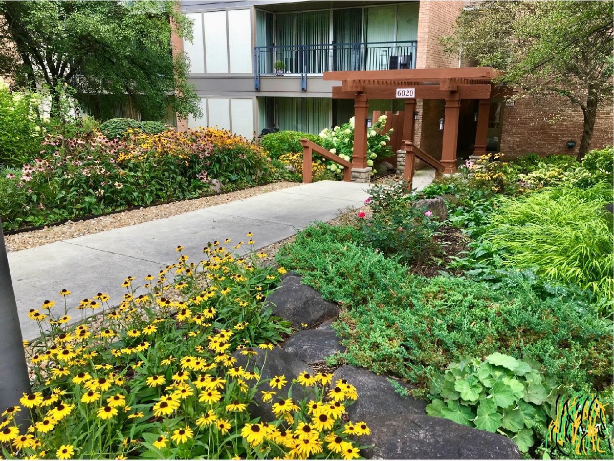 Condominiums Rented Four Lakes Village Lisle Illinois, 6020 Oakwood