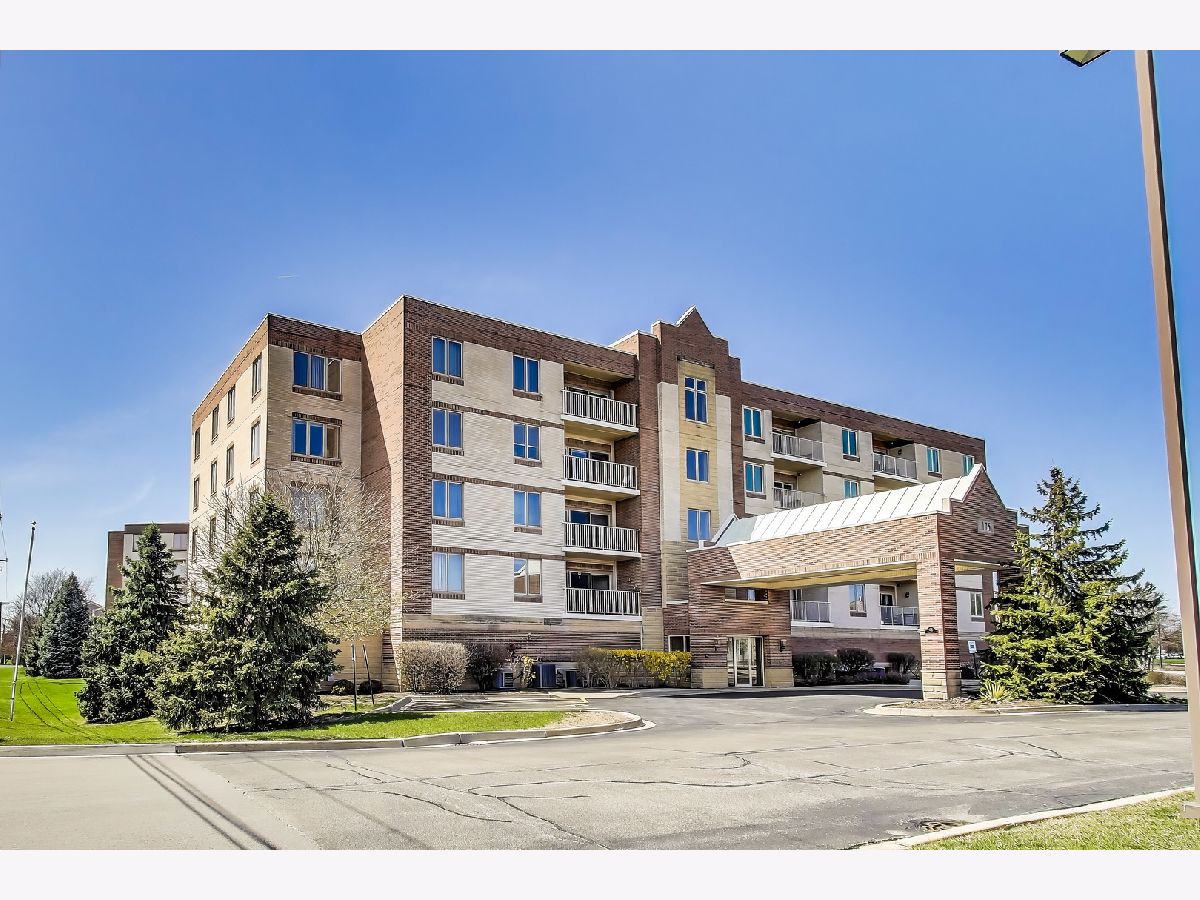 Condominiums Sold Essex Place Elmhurst Illinois, 175 Brush Hill
