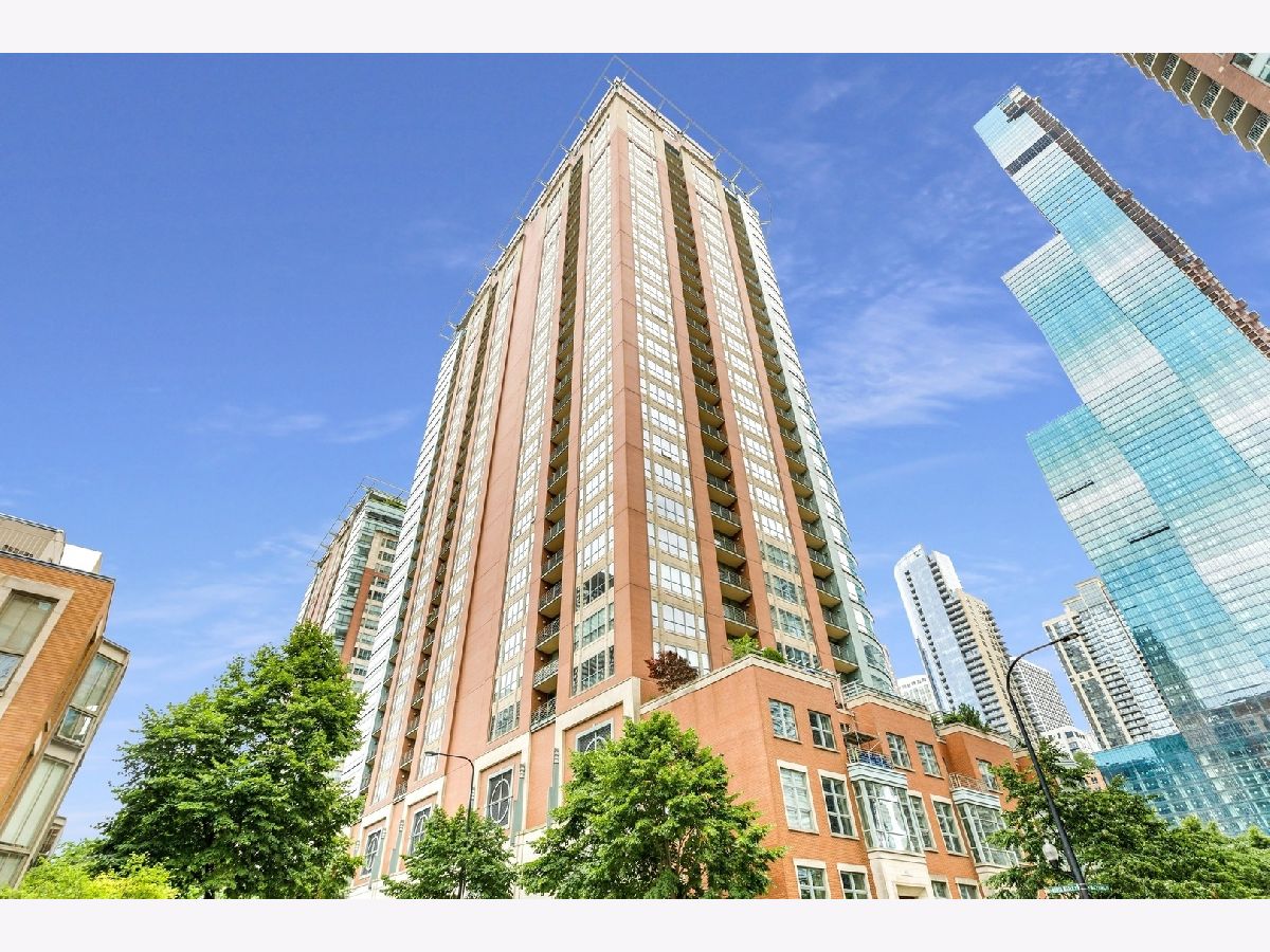 Condominiums Sold Riverview West Chicago Illinois, 415 North Water