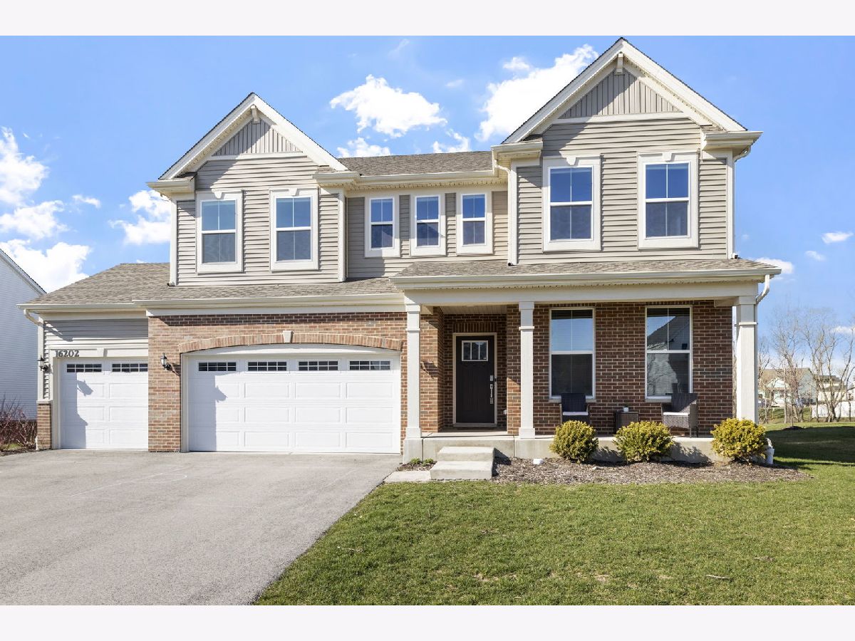 Homes & Townhomes Sold Creekside Crossing Plainfield Illinois, 16202 Lake View