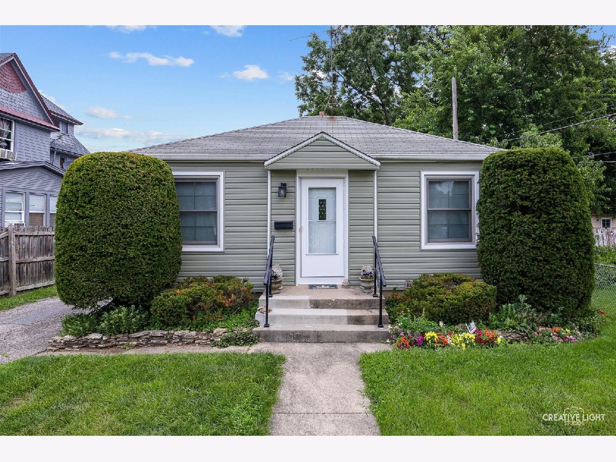  Sold Elgin Illinois, 805 Illinois