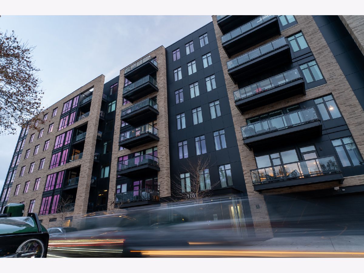 Condos & Townhomes Rented Triangle Square Chicago Illinois, 1701 Webster