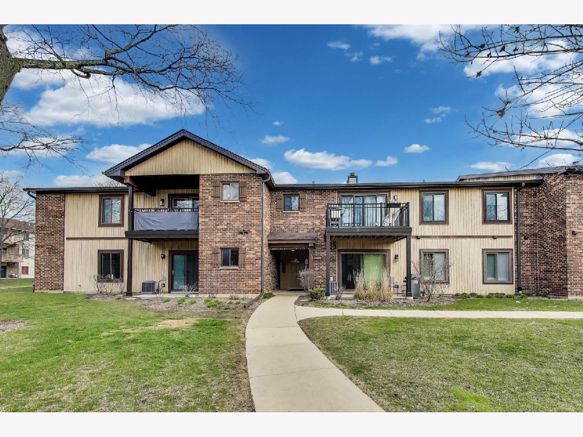 Homes & Condos & Townhomes Sold Waterbury Roselle Illinois, 1118 Prescott