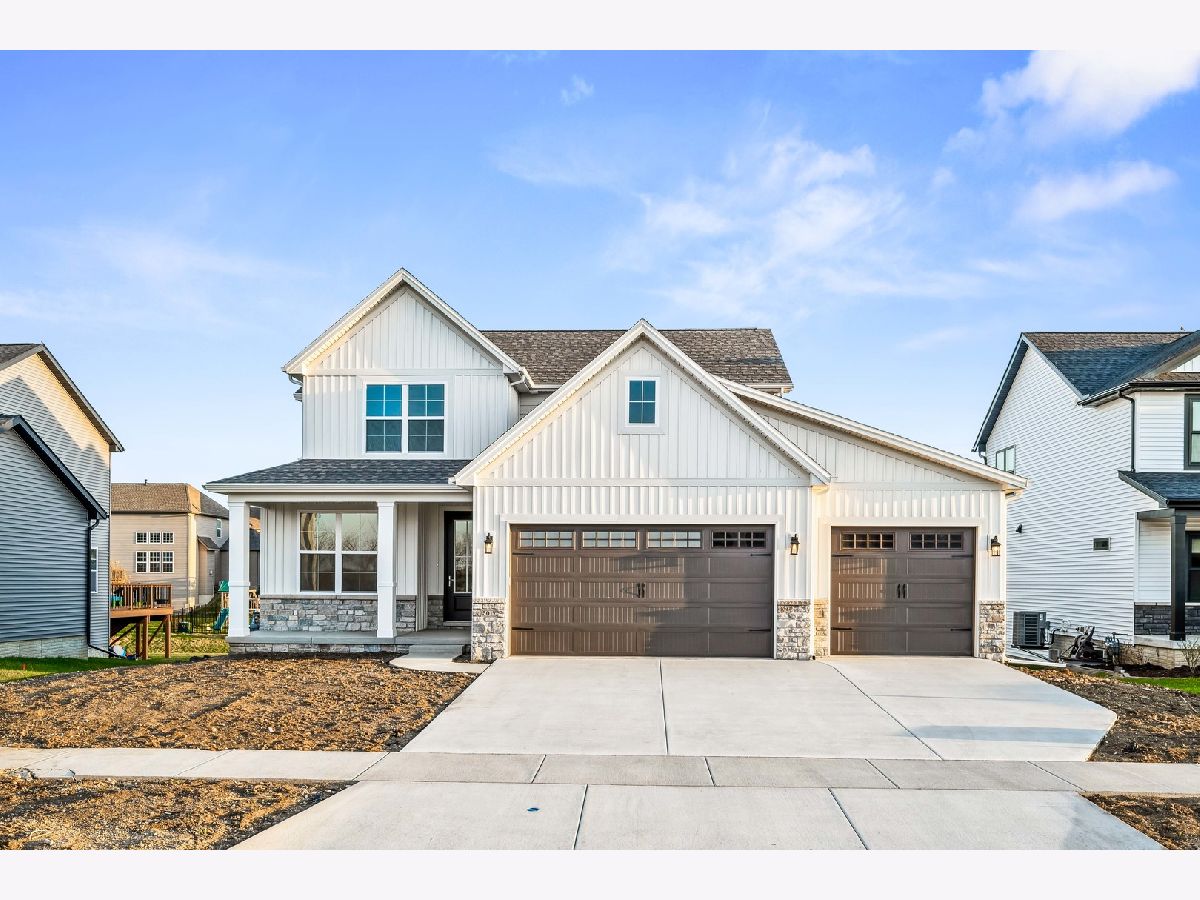 Homes & Condos & Townhomes For Sale Grove On Kickapoo Creek Bloomington Illinois, 5017 Finlen Lane